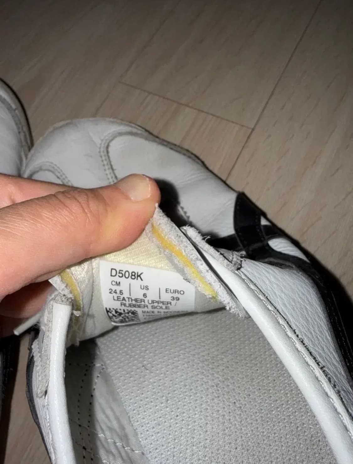 오니츠카타이거 흰검 245 상품이미지3