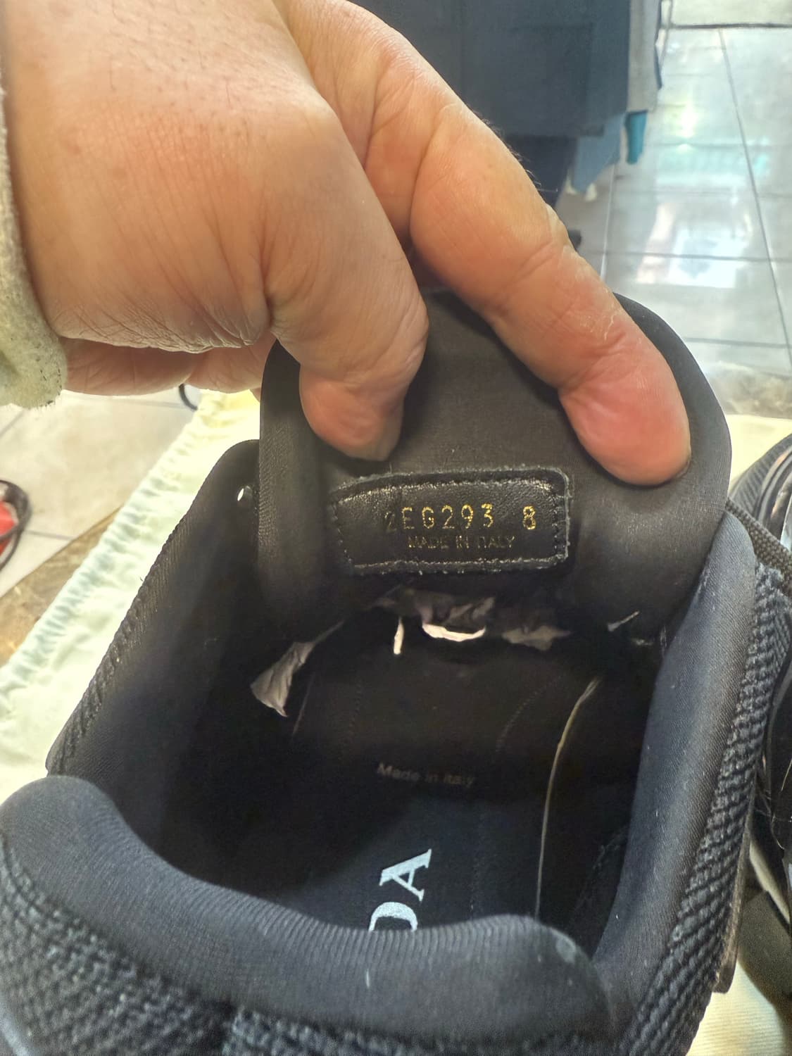 8/270 정품 프라다 클라우드 버스터 썬더 스니커즈 팝니다 상품이미지6