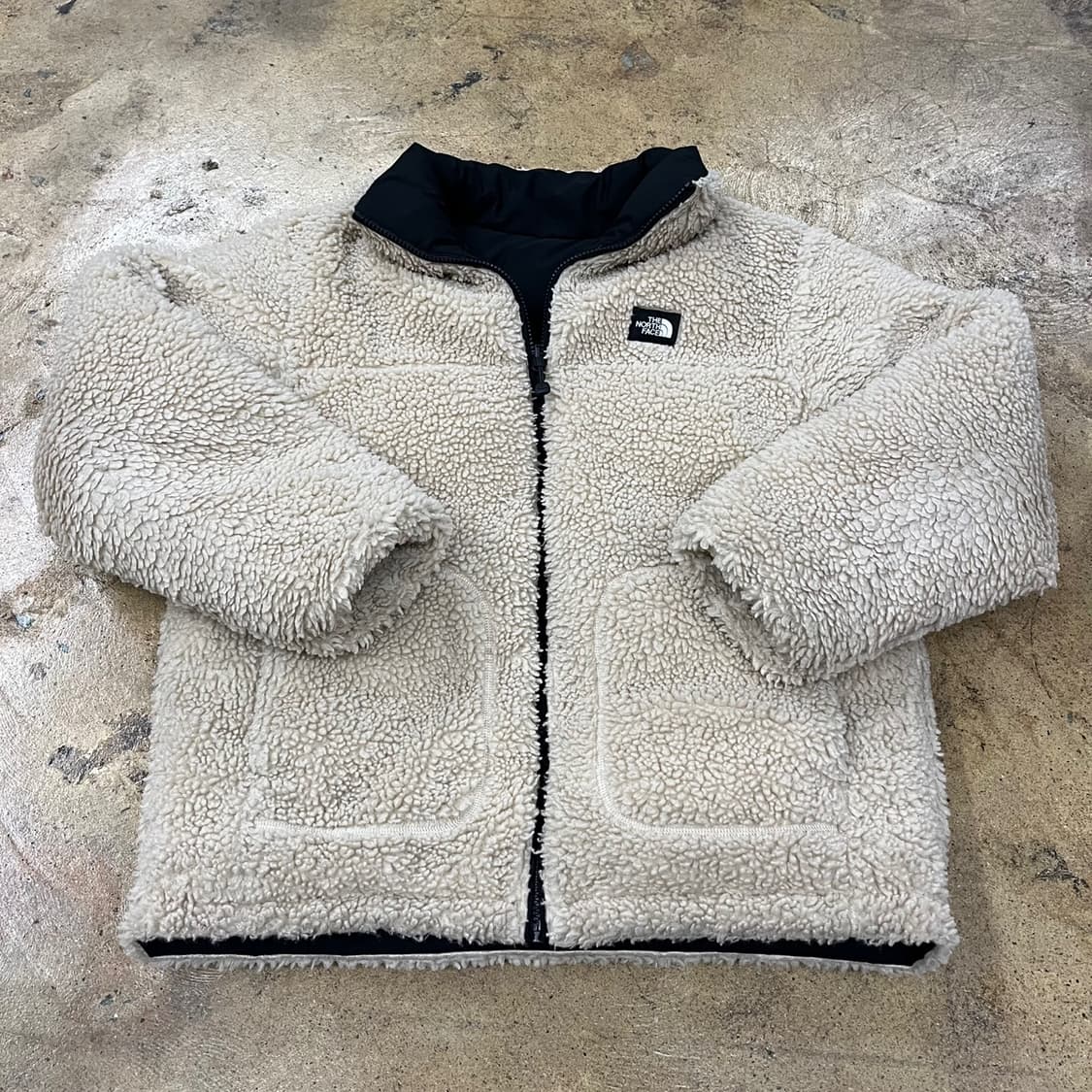 노스페이스 블랙 패딩 베이지 후리스 양면 리버시블  상품이미지2