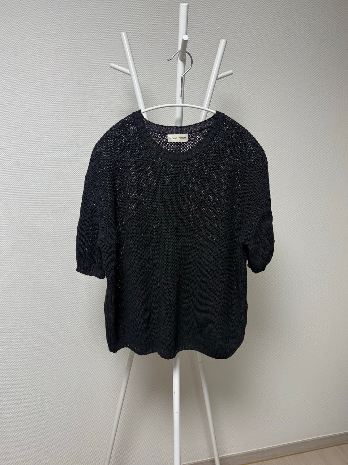 파사드패턴 페이퍼 하프슬리브 니트_black 상품이미지4