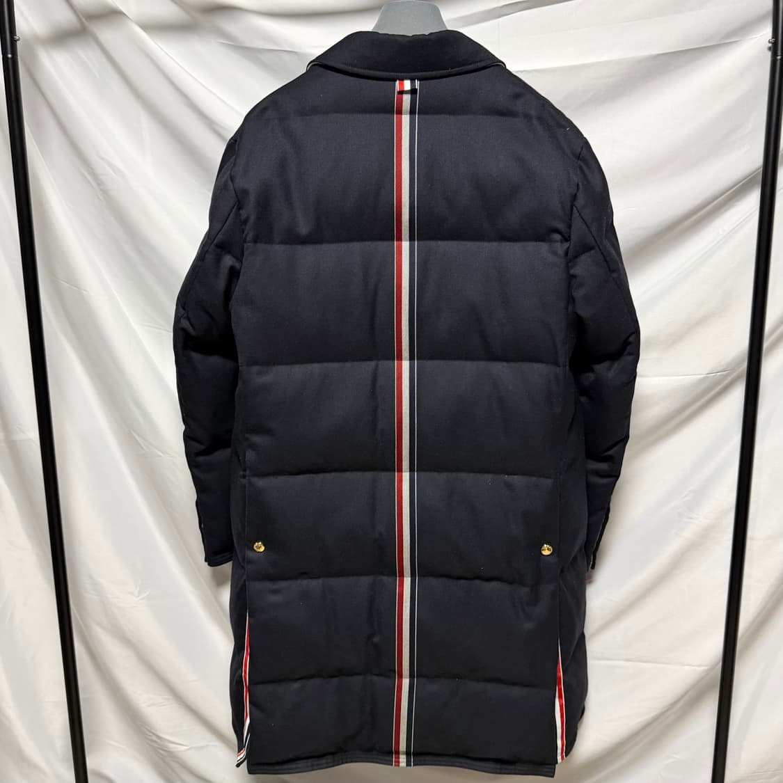 [S+급/오버핏1] 톰브라운 백삼선 금장 울 코트 패딩 상품이미지1