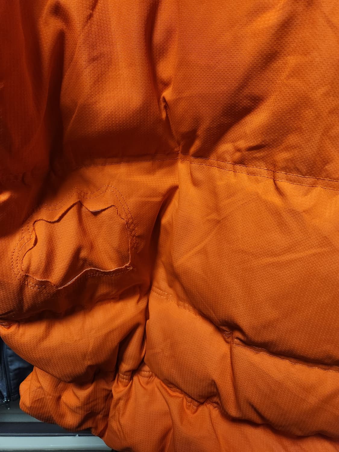 아더에러 마스크 다운 패딩 점퍼 A1사이즈 상품이미지2