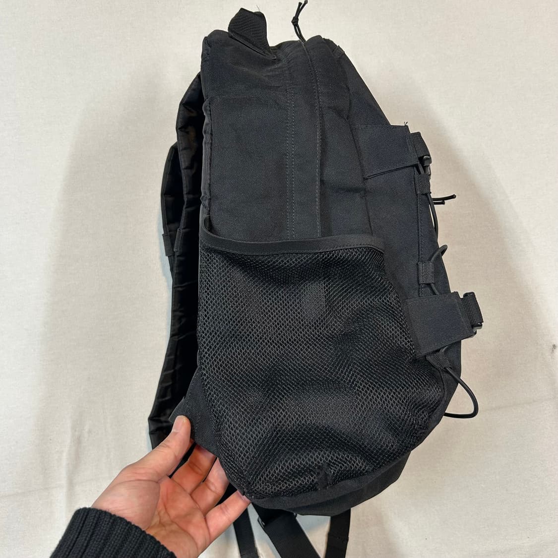 칼하트 WIP 킥플립 백팩 가방 블랙 상품이미지4