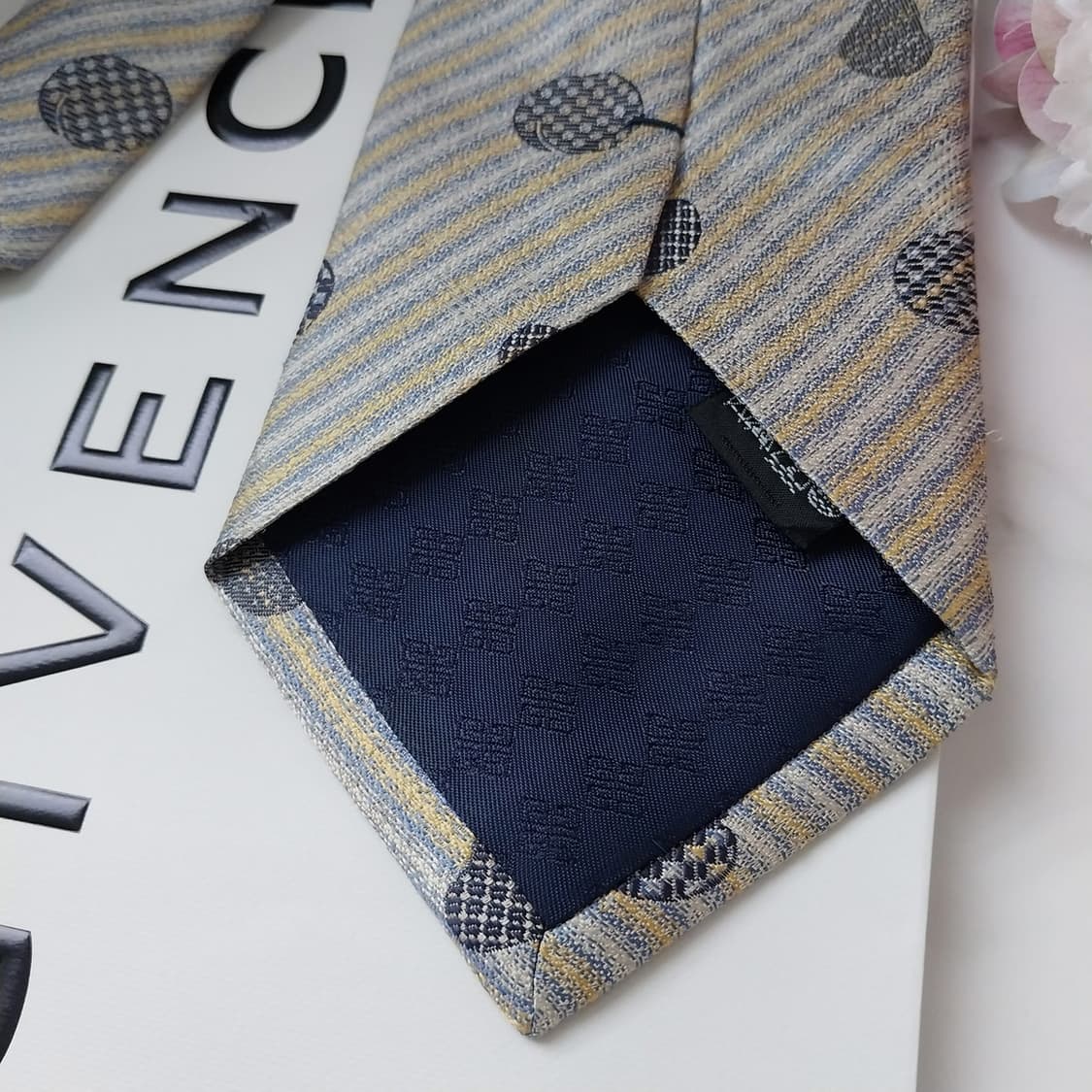 지방시 실크 그레이 스트라이프&도트 넥타이 9.9cm A등급 K1095
 상품이미지6