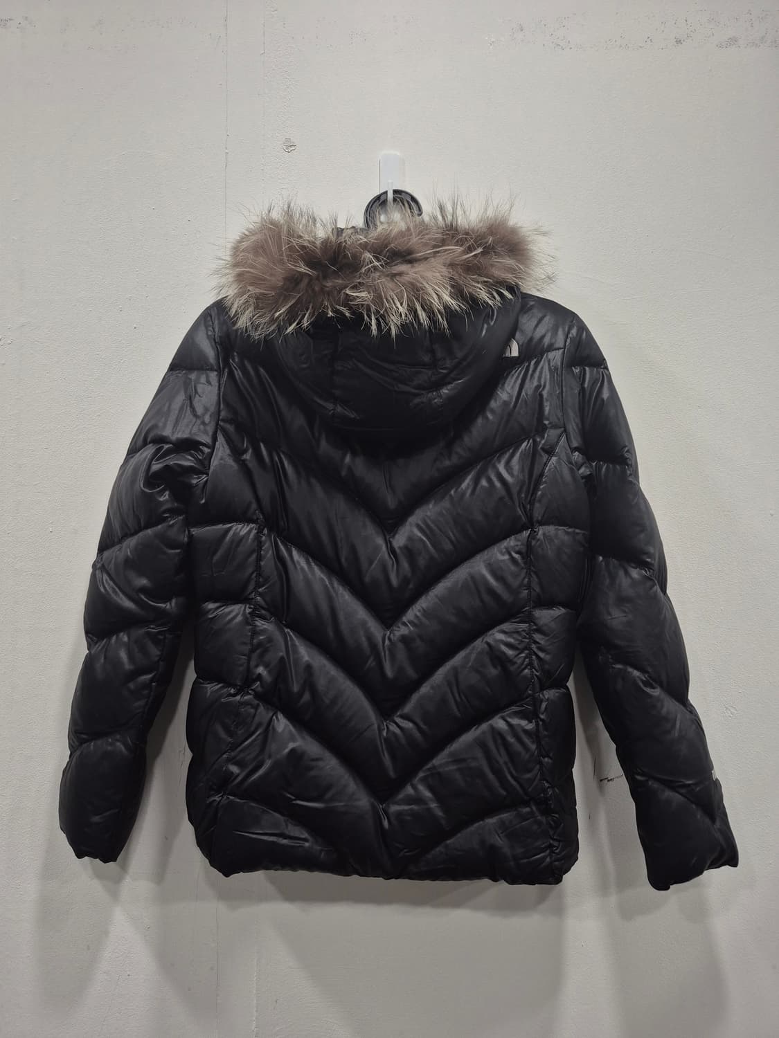 노스페이스 구스다운 700필파워 폭스퍼 패딩 점퍼 여성 XS~S사이즈 상품이미지4