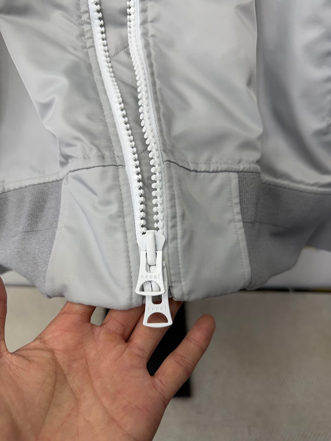 매장판정품) 나이키x사카이 NRG 레이어드 붐버 자켓 L 상품이미지4