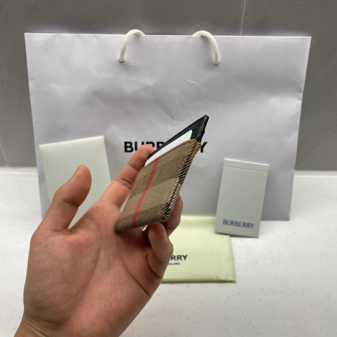 [정품/새상품] 버버리 샌든 카드지갑 상품이미지5