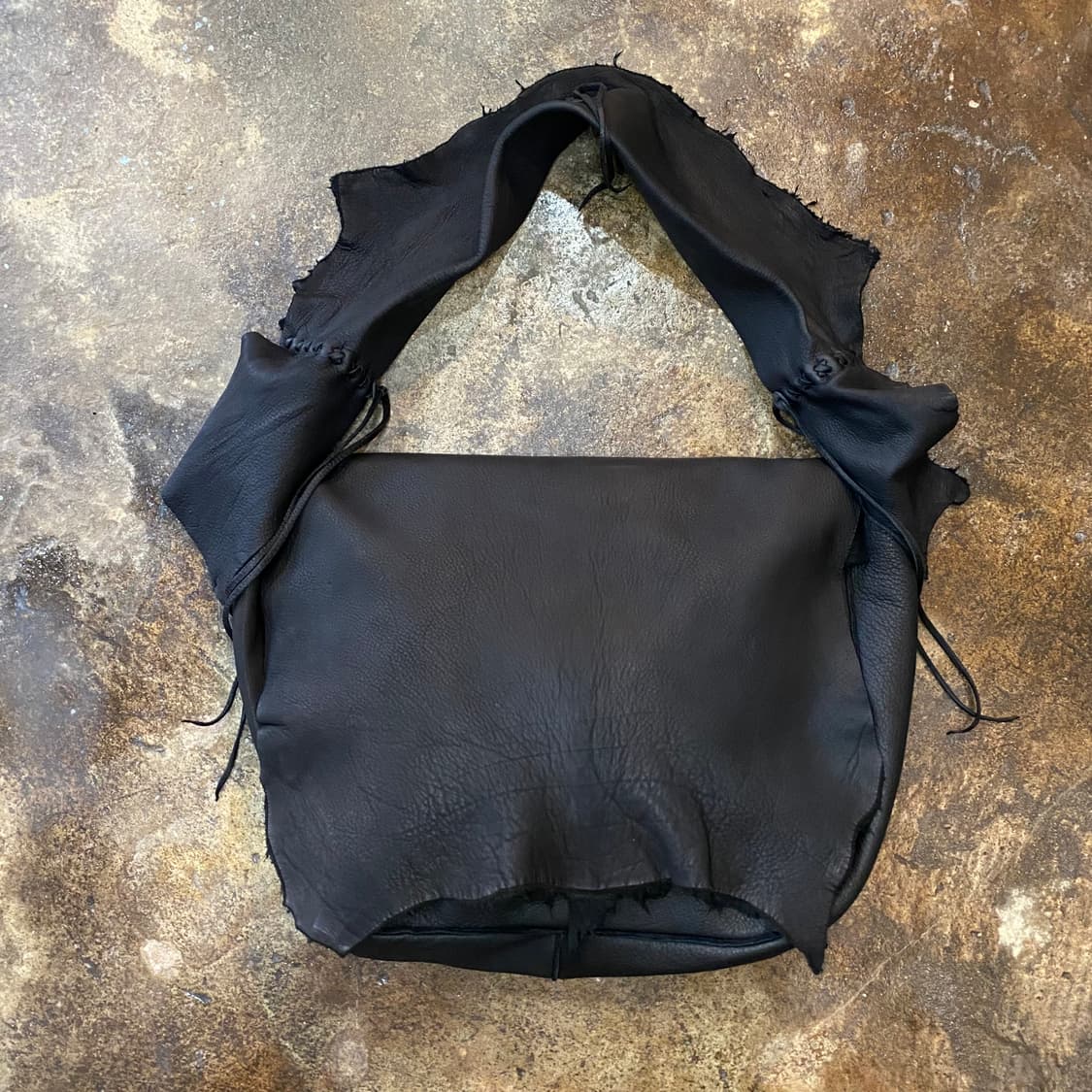 사슴가죽 핸드메이드 크로스백 상품이미지1