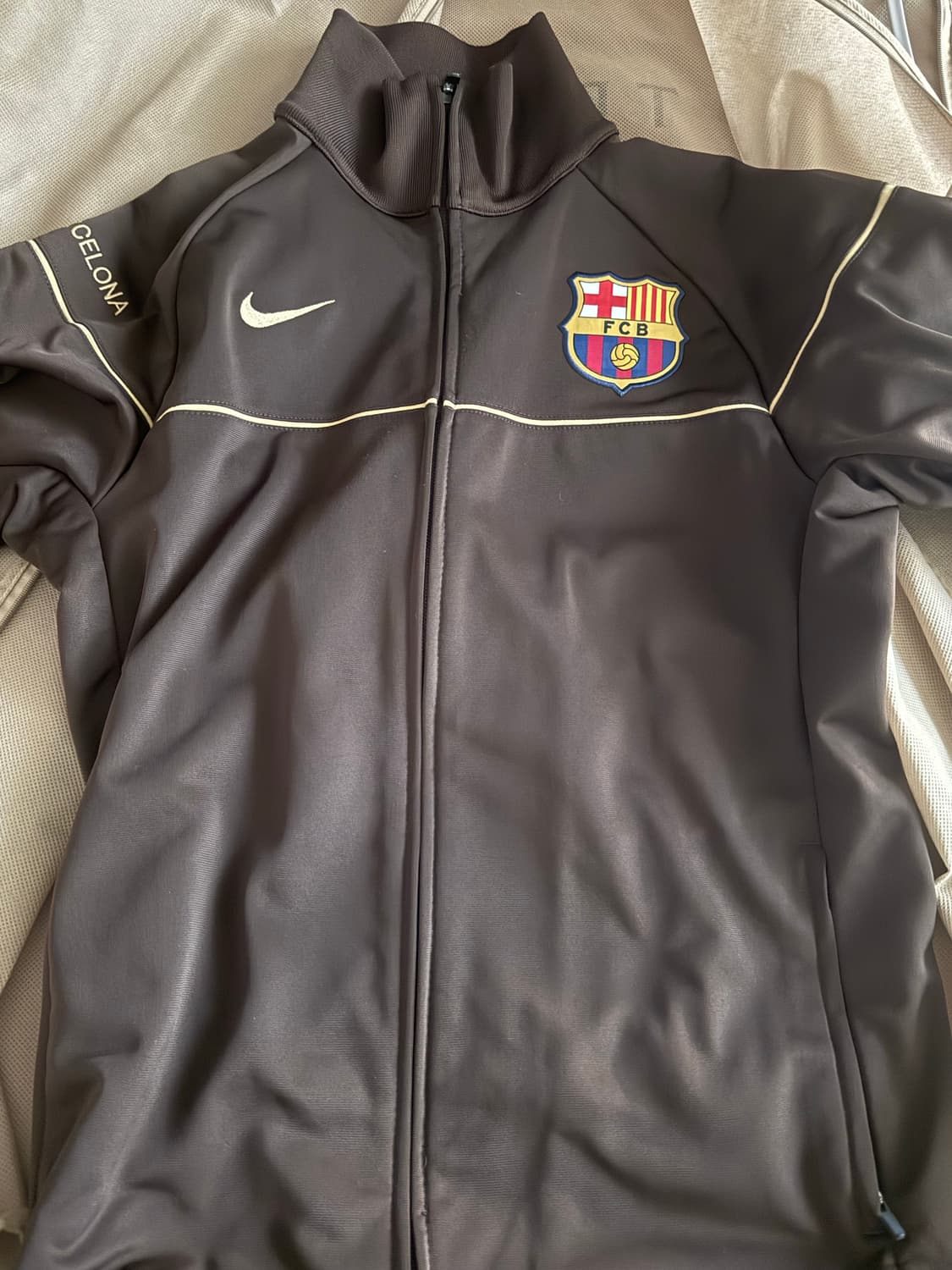 나이키 바르셀로나 브라운 트랙 져지 상품이미지1