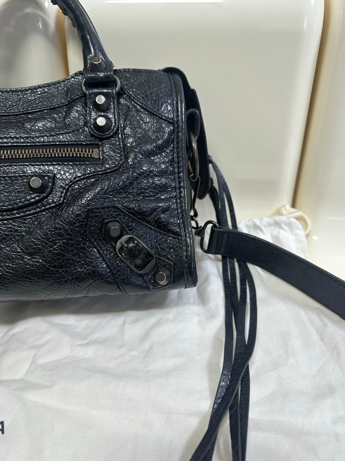 [A+ 정품] 발렌시아가 시티 모터백 미니 블랙 상품이미지4