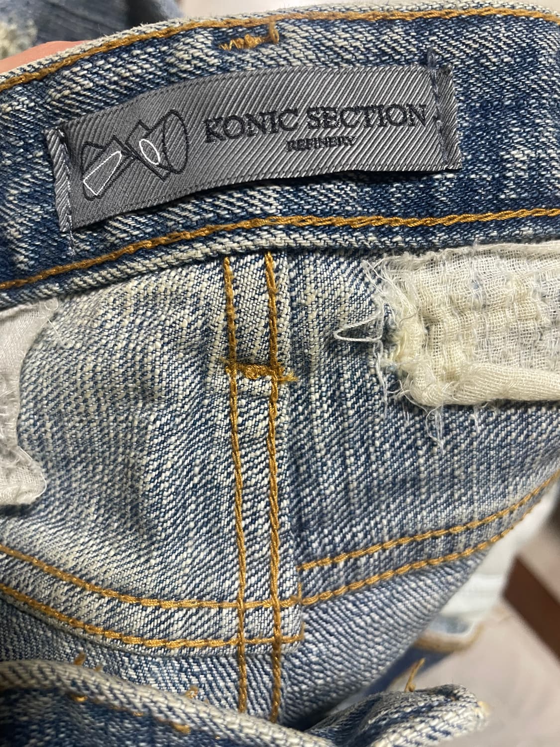 언더마이카 코닉섹션 디스진 상품이미지5