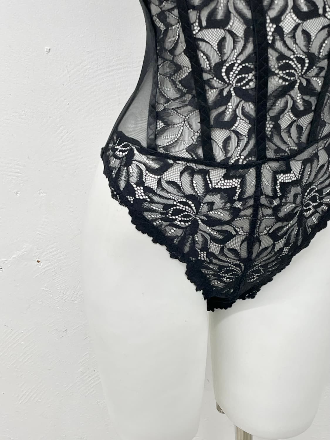 블랙 고딕 레이스 바디수트 상품이미지3