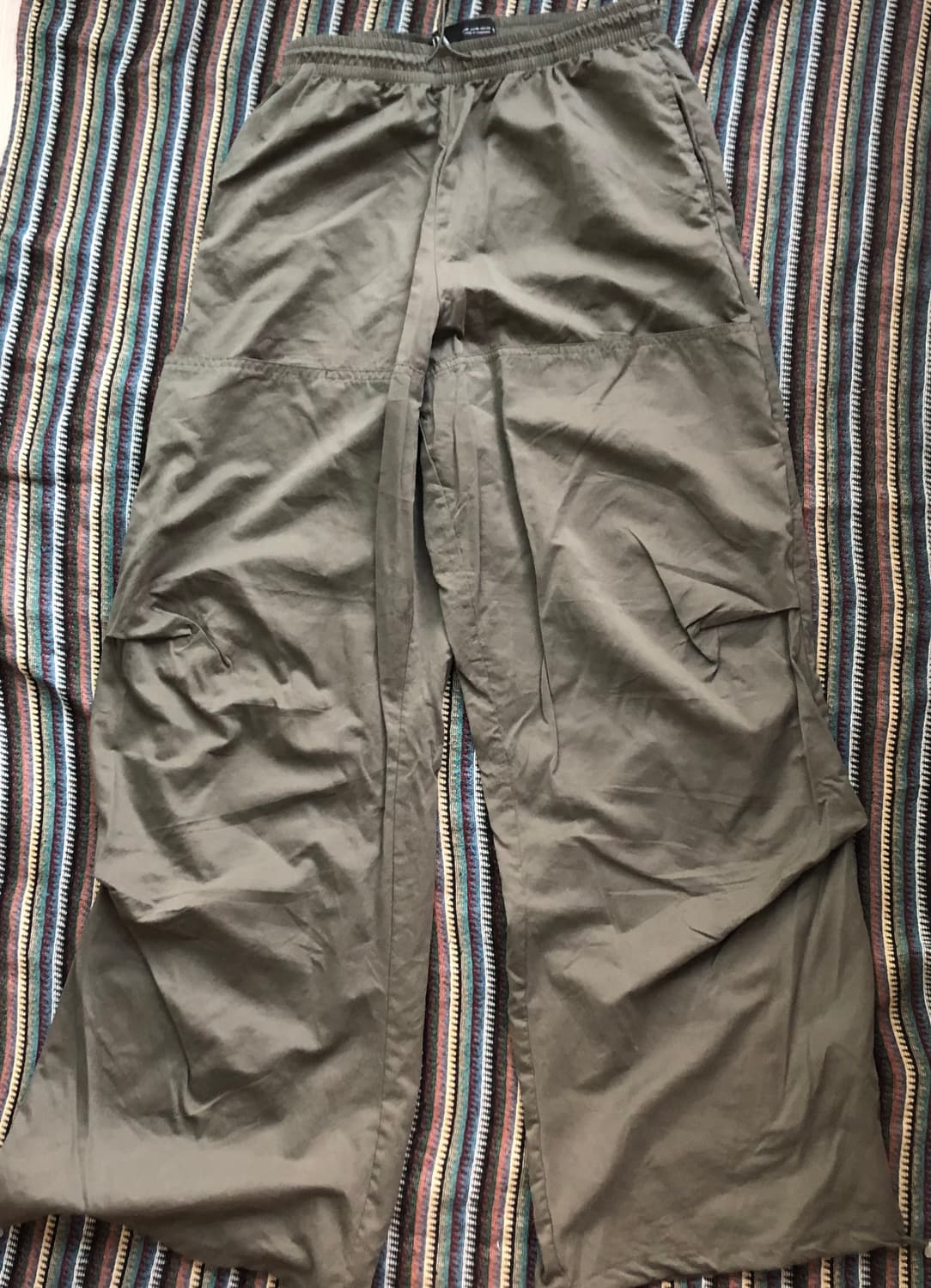 Zara 카키 파라슈트 팬츠 상품이미지1