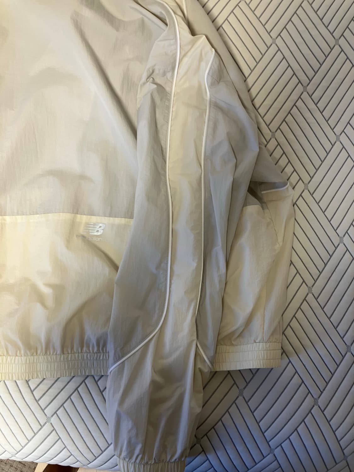 뉴발란스 스포츠 트레이닝, 러닝 바람막이 상품이미지4