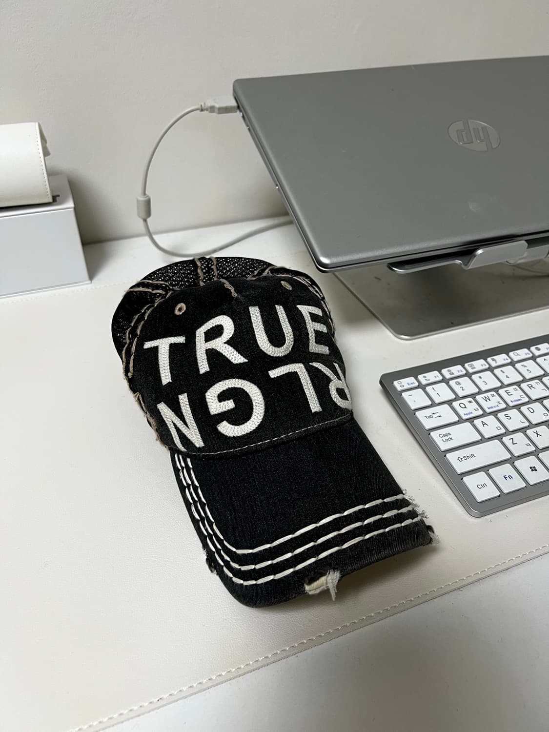 빈티지 트루릴리젼 볼캡 상품이미지1