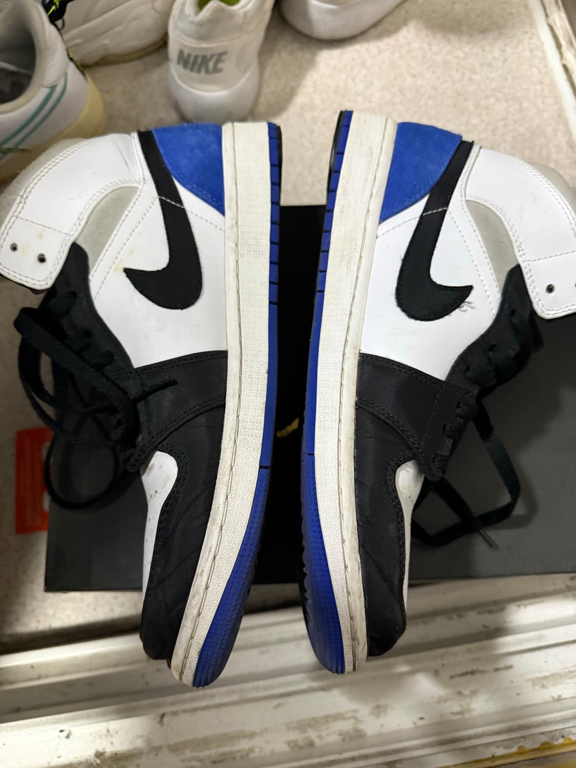 조던 1 미드 SE 하이퍼로얄 285 상품이미지3