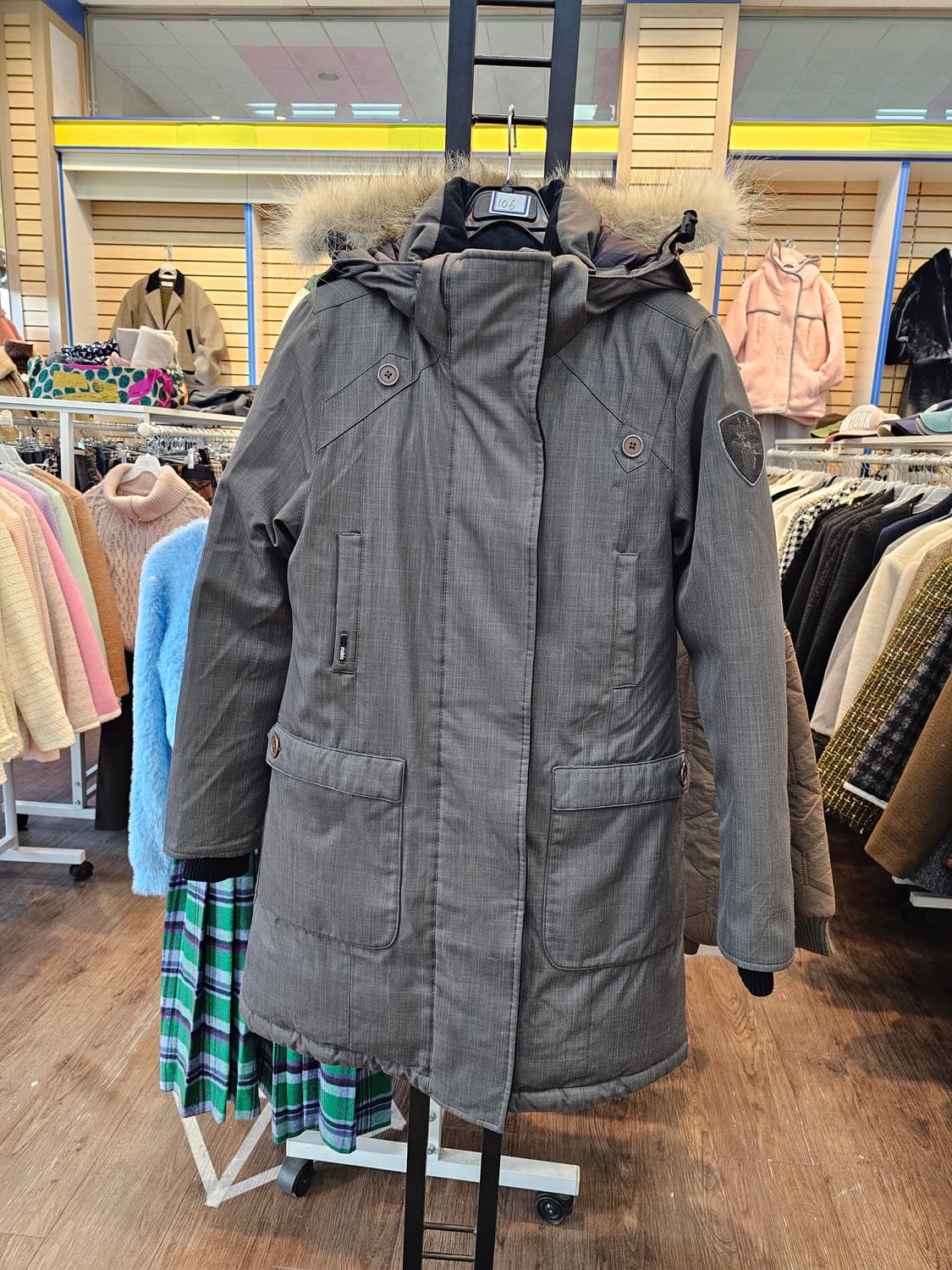 No.106 nobis 노비스 코요테 퍼패딩(XS) 상품이미지1