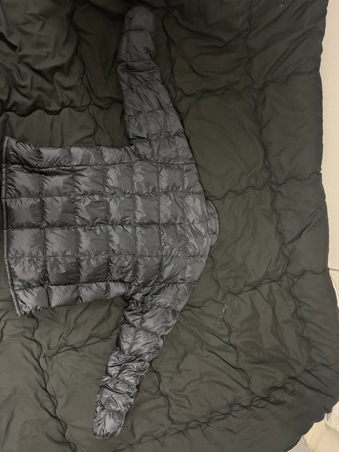 몽벨 슈페리어 다운 자켓 블랙 경량패딩 상품이미지4