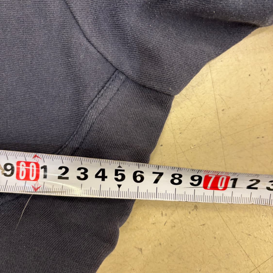 엄브로 빅로고 네이비 후드티 상품이미지4