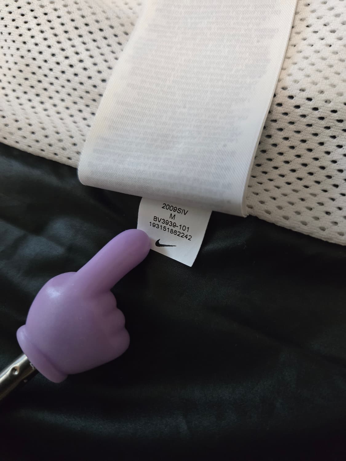 [M] 나이키 여성 윈드러너 바람막이 자켓 (블랙/화이트) 상품이미지9