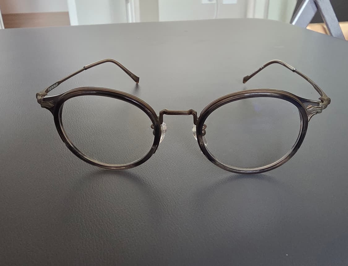 레트로크래프트 안경 RC 1120 모델 판매합니다
- 색상: GRY/BW 상품이미지1