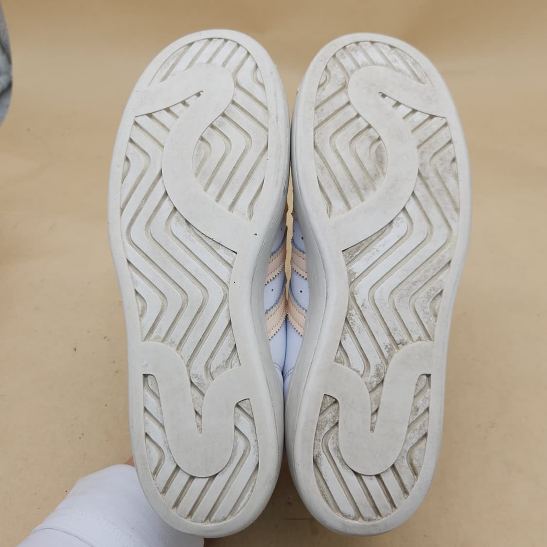 아디다스 슈퍼스타 아윤 운동화245 상품이미지3