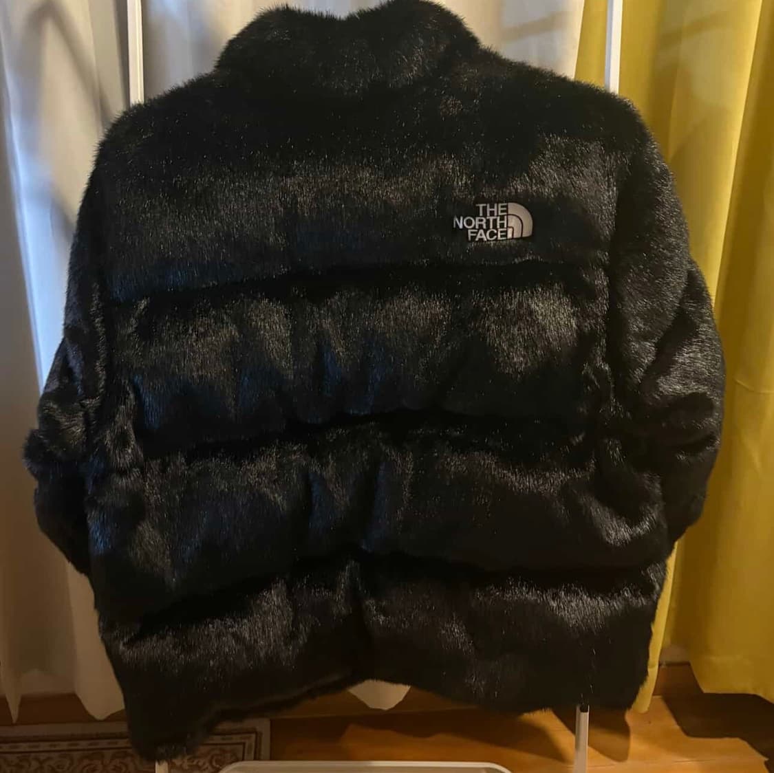 슈프림 x 노스페이스 퍼 눕시 자켓 L 상품이미지3