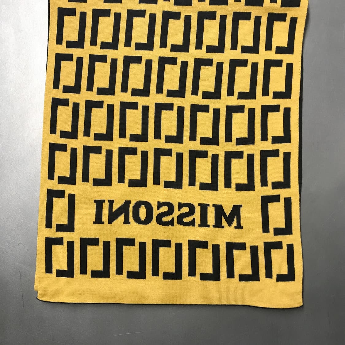 미쏘니 로고 머플러 상품이미지4