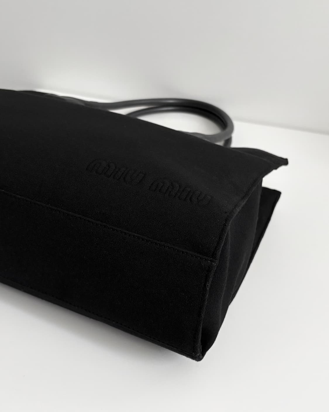 miumiu 미우미우 캔버스 토트백 상품이미지9