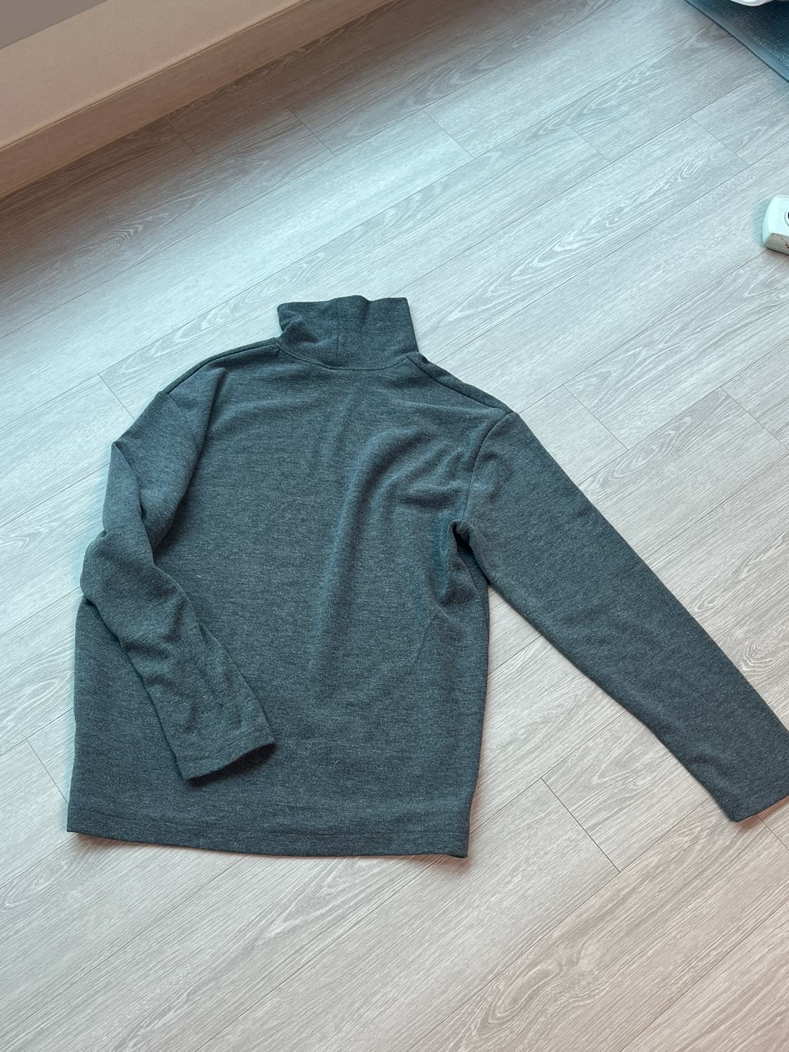 (실착3회) 드로우핏 목폴라 터틀넥 니트 상품이미지5