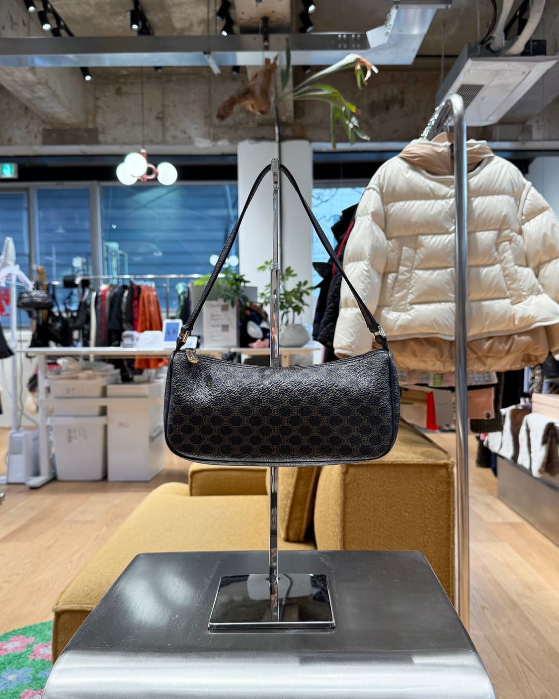 셀린느 딥브라운 마카담 미니 바게트백  상품이미지1