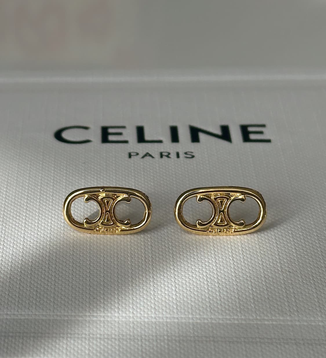 셀린느 오벌 골드 업사이클링 귀걸이 상품이미지1