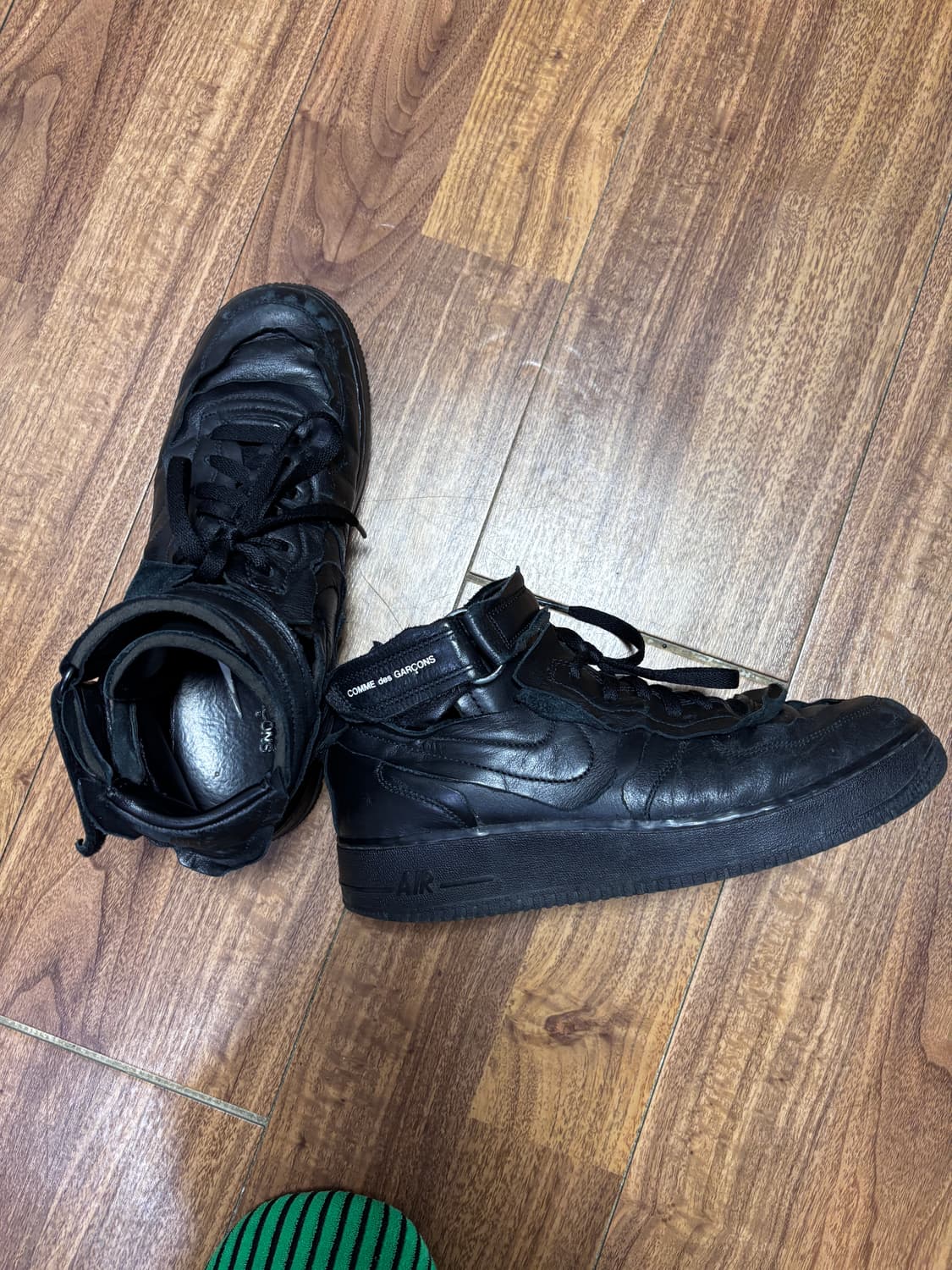 나이키 x 꼼데가르송 옴므 플러스 에어포스 미드 블랙 상품이미지1