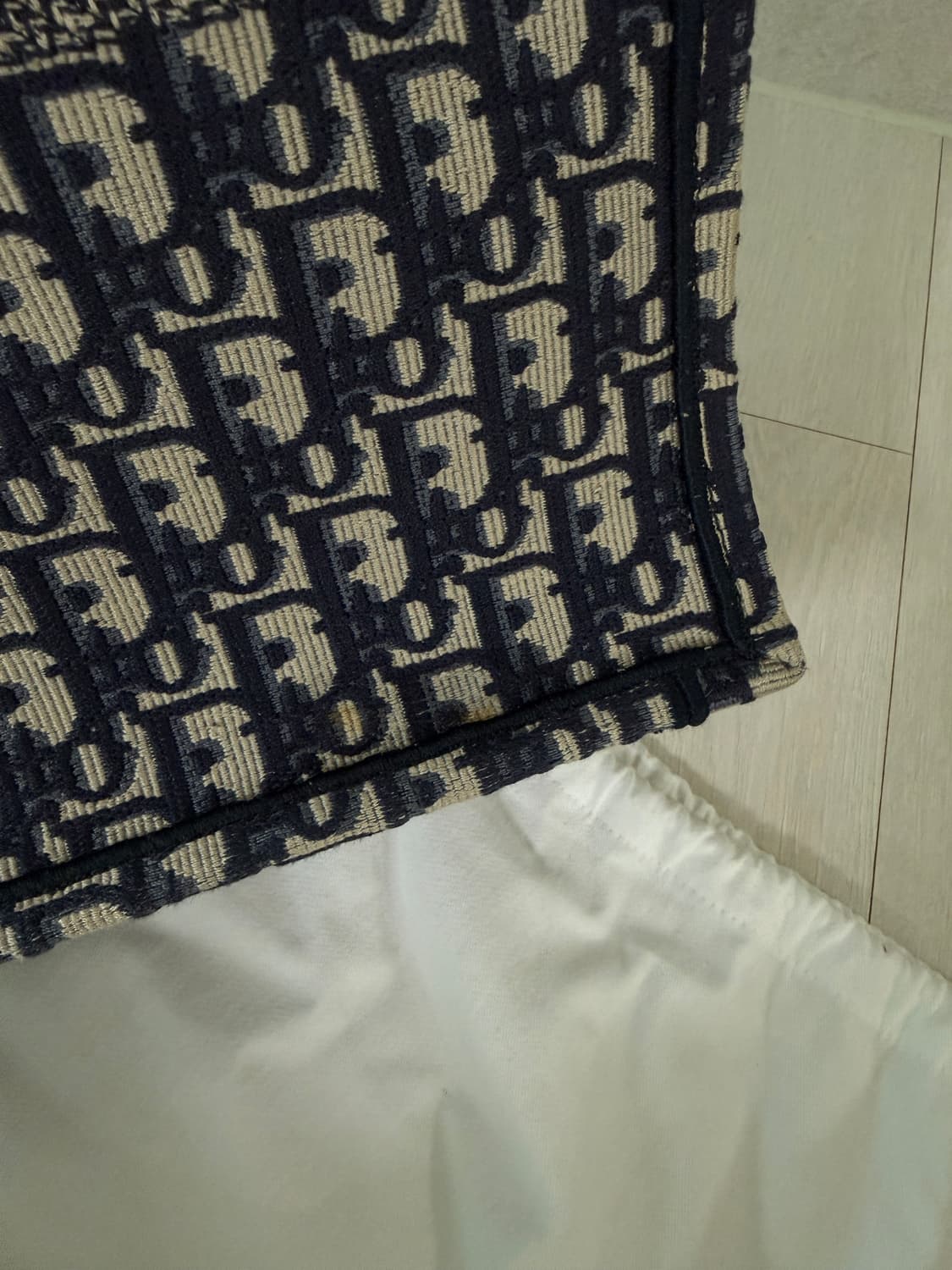 디올 북토트백 라지 상품이미지8