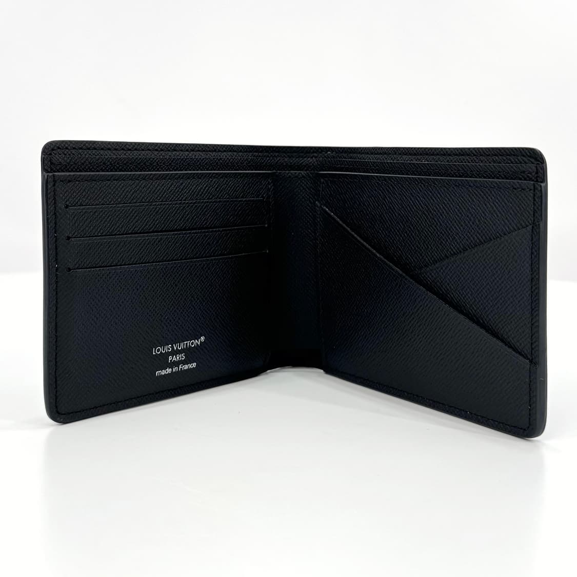 루이비통 LV 로고 타이가 반지갑 블랙 (M30295) 상품이미지7