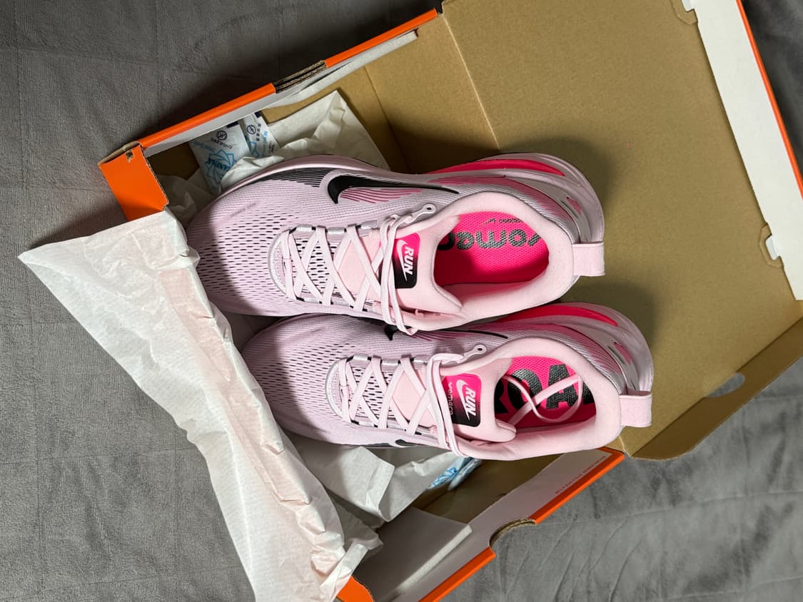 나이키 보메로 18 하이퍼핑크(새상품) 상품이미지2