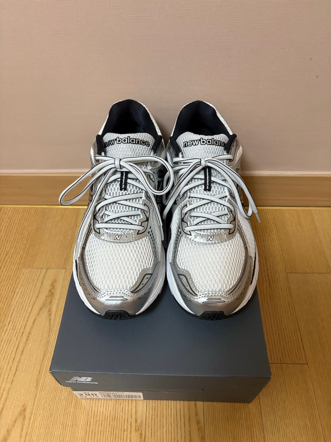 뉴발란스 860 화이트블랙 290 상품이미지1