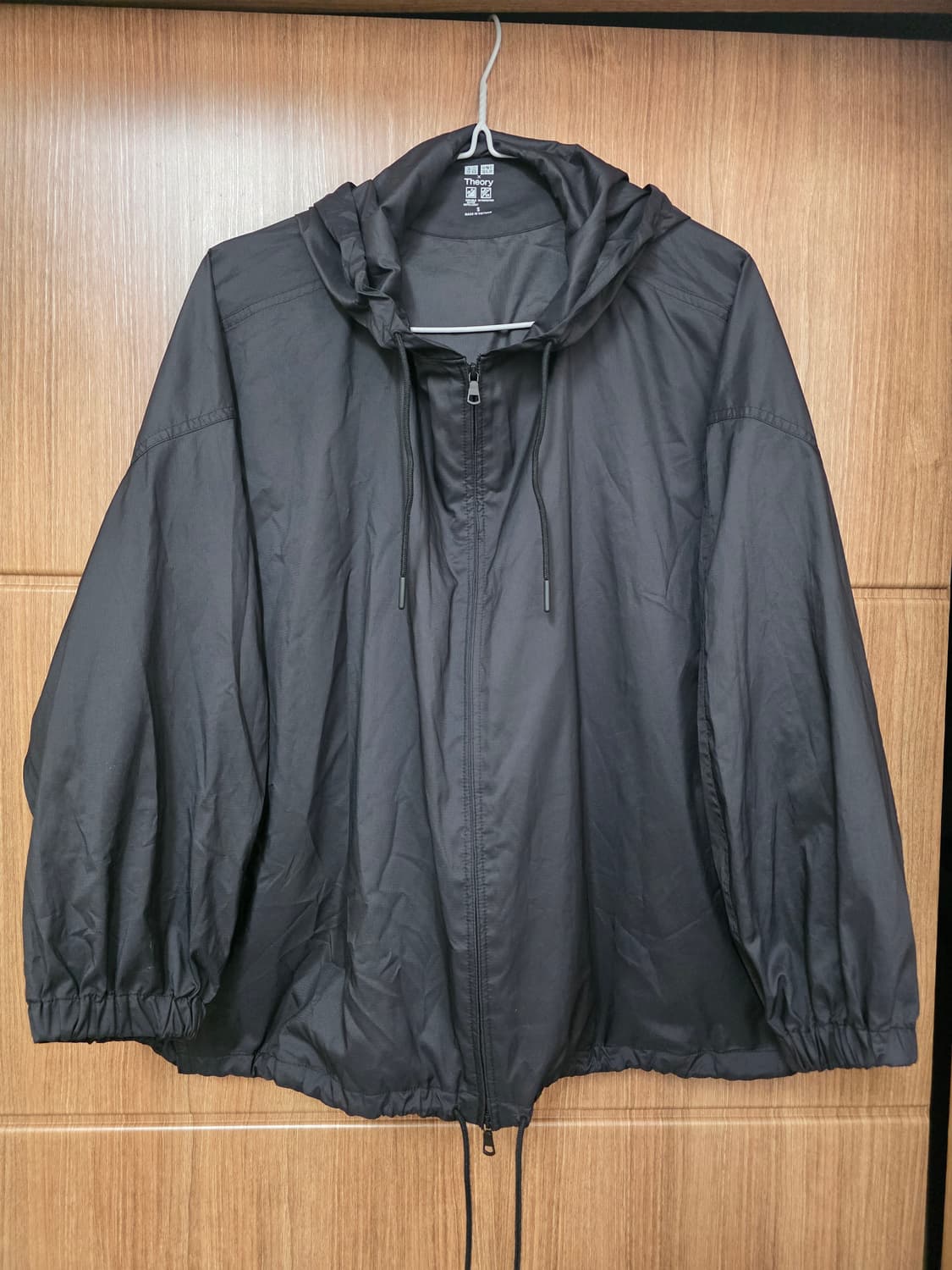 유니클로 x 띠어리 여성 오버핏 패커블 바람막이 자켓 S 상품이미지1