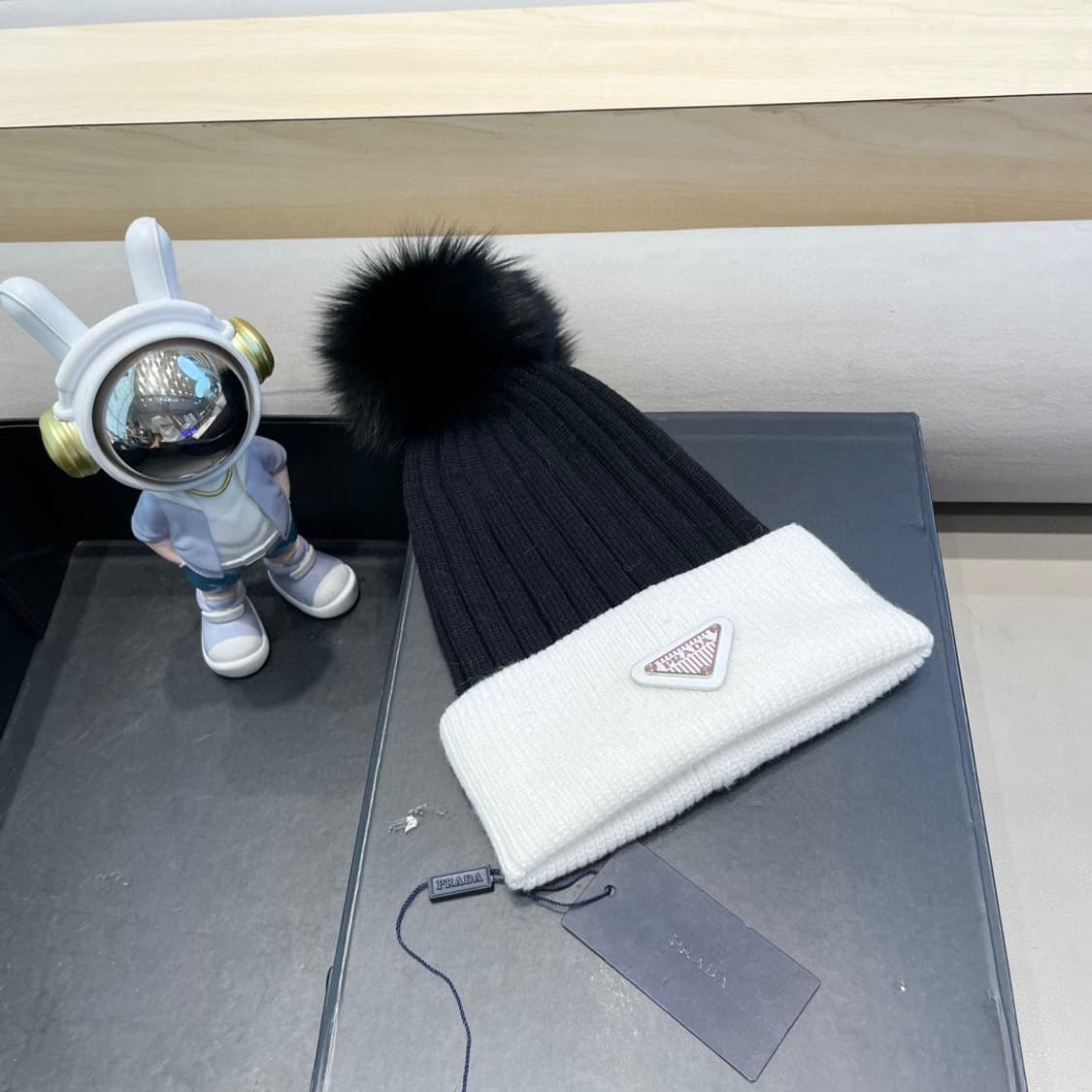 프라다 가을 겨울 모자
 상품이미지3