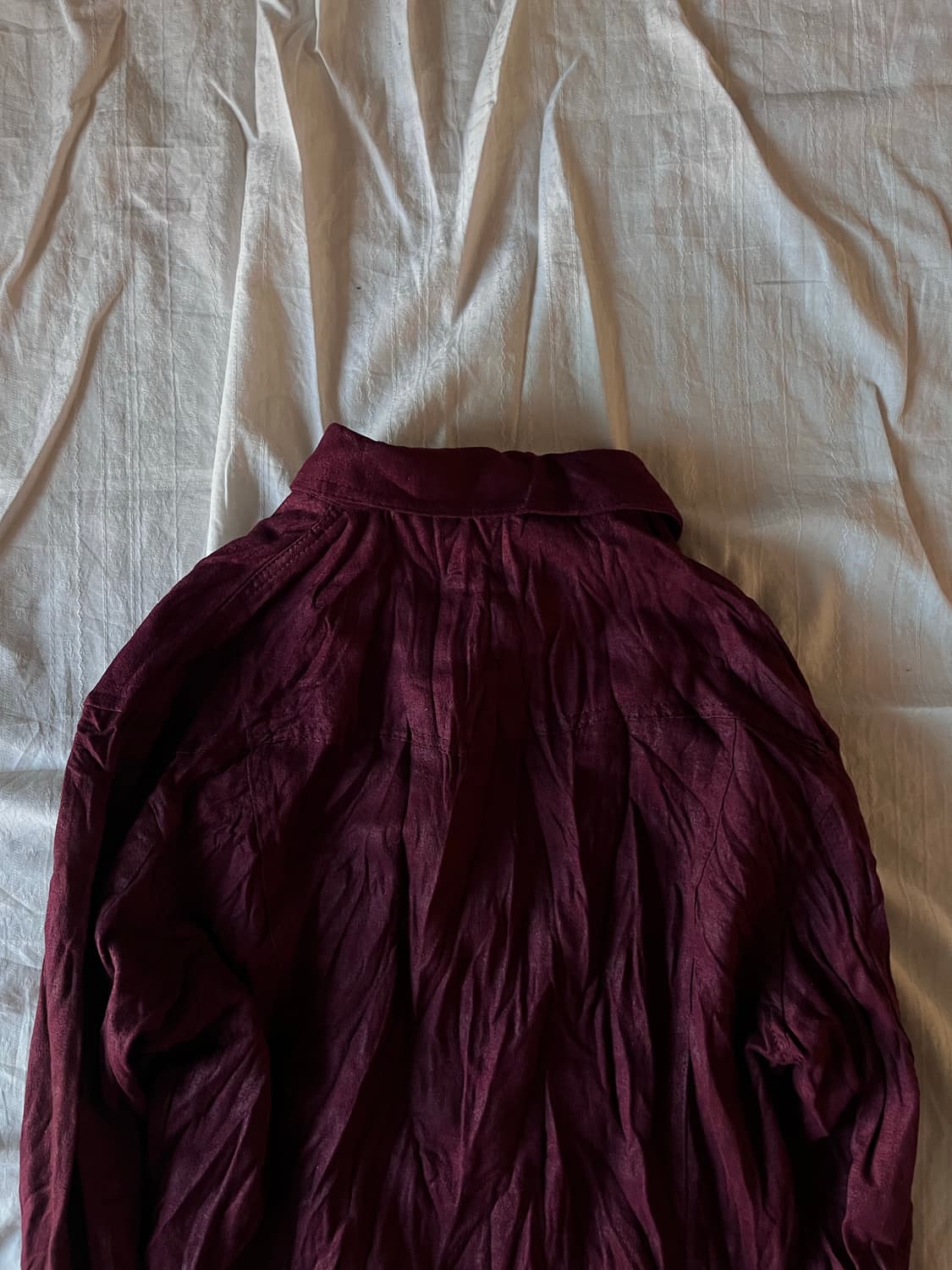 In the attic Wrinkled Burgundy Shirt 상품이미지5