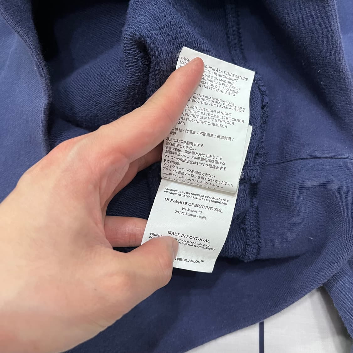 오프화이트 네이비 맨투맨 상품이미지7