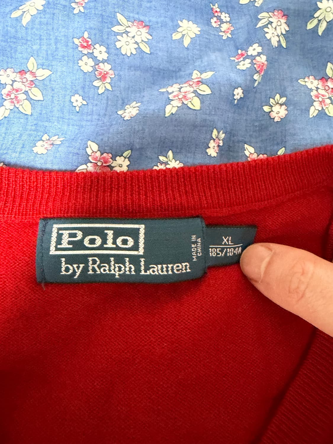 폴로 브이넥 니트 레드  상품이미지3