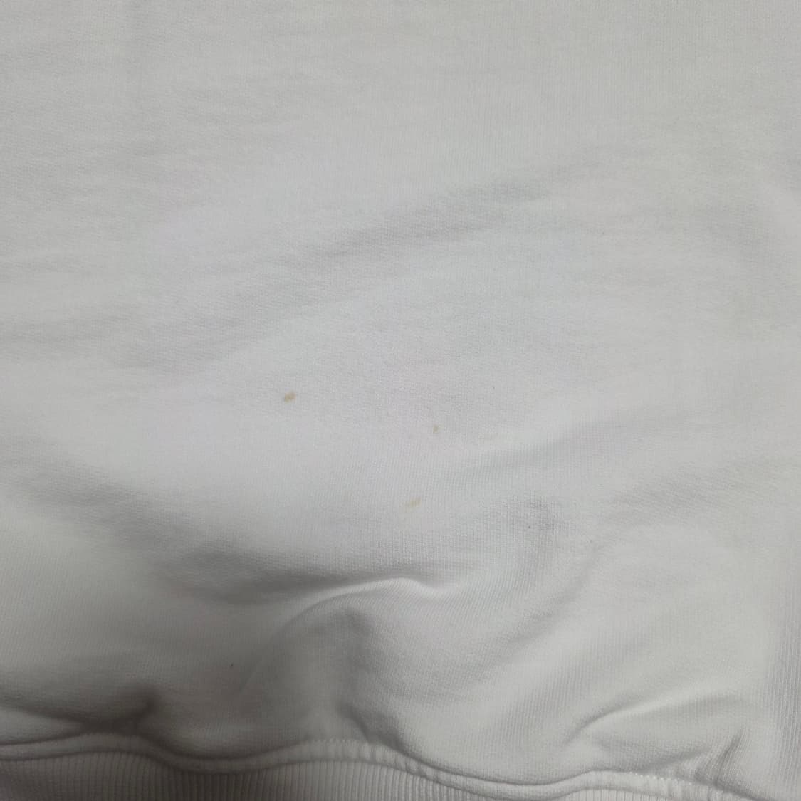 L) 아미 스몰하트 자수 로고 맨투맨 / e22usw001.730 상품이미지4