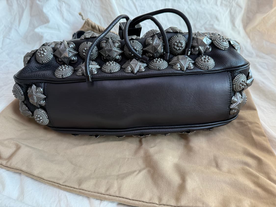 Y2k 스터드백 버버리 한정판 가방 상품이미지5