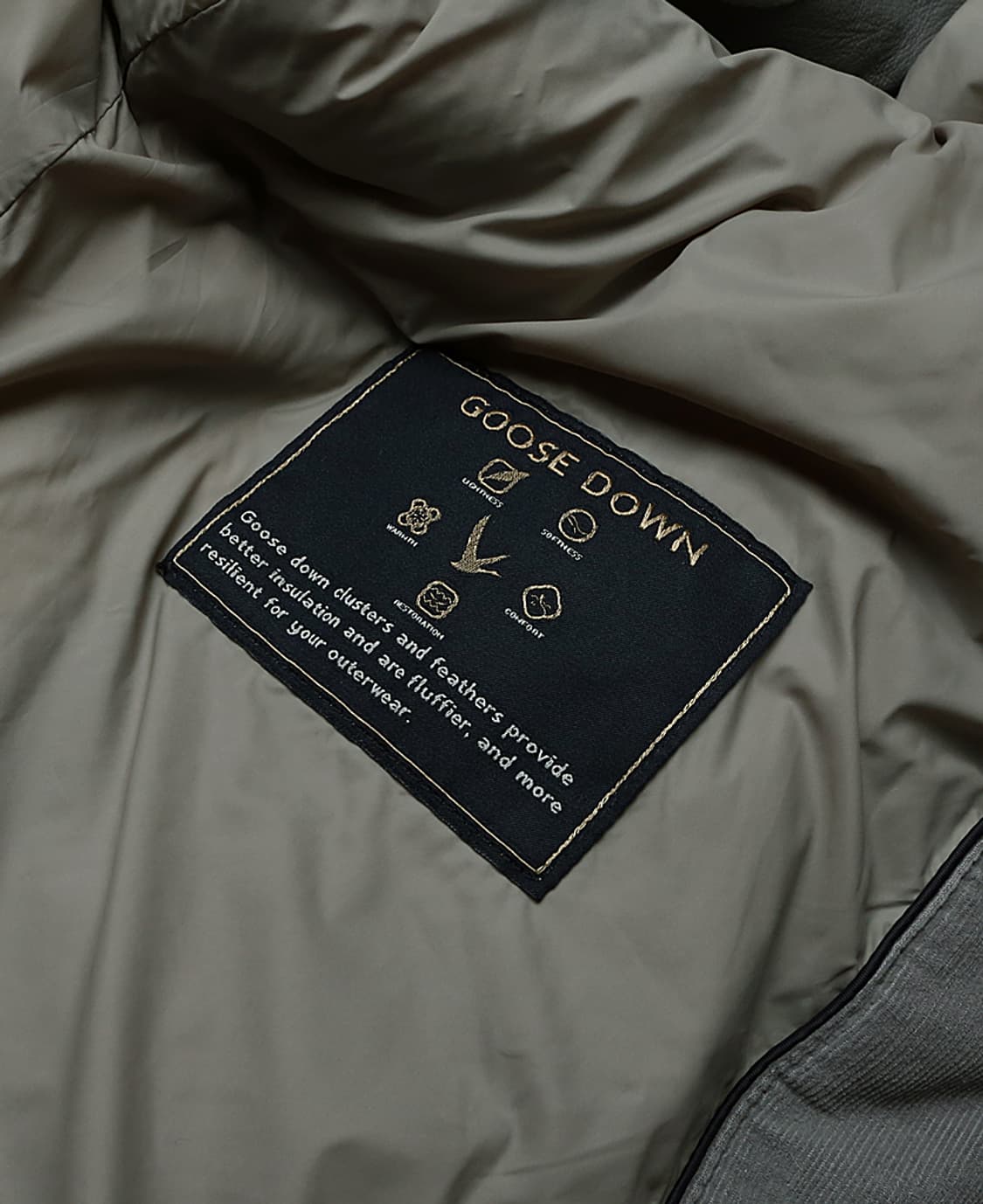 맨온더분 [Man On The Boon] 염소 스웨이드 구스 패딩 베스트 상품이미지8