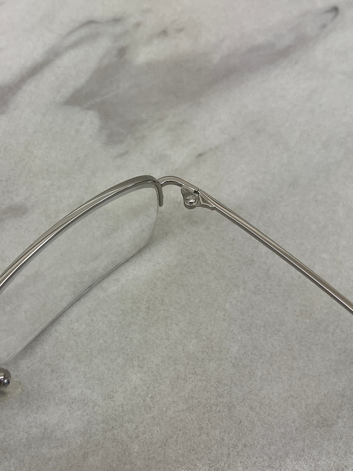 게스 GUESS 실버 스퀘어 반무테 안경 상품이미지3