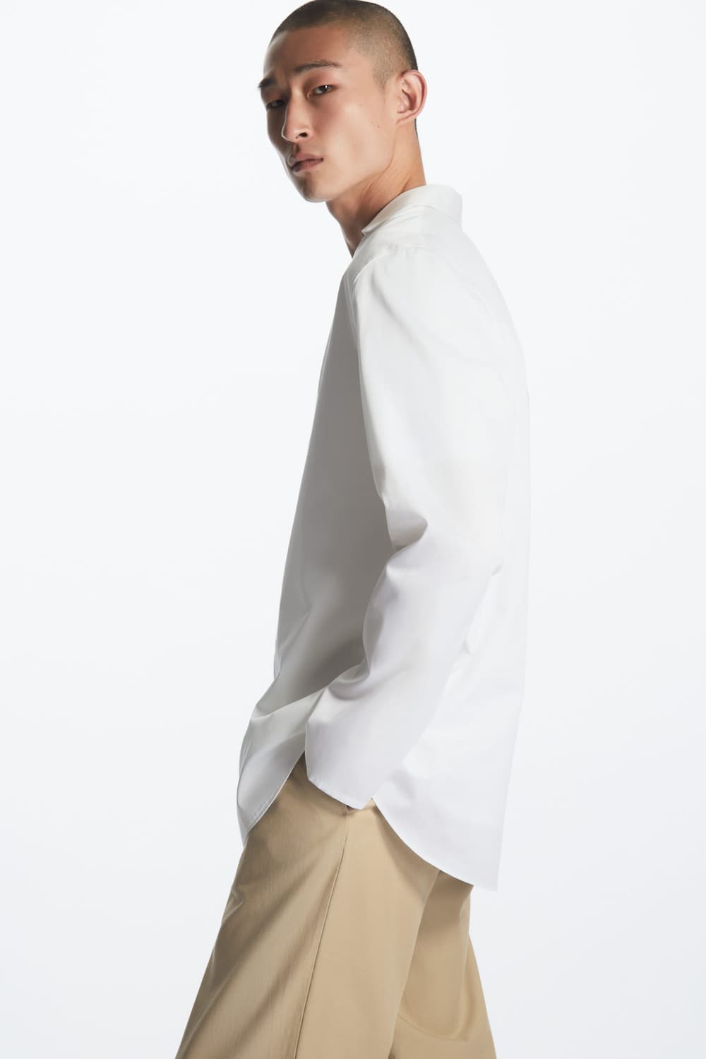 [코스] 레귤러핏 오픈칼라 셔츠 상품이미지4