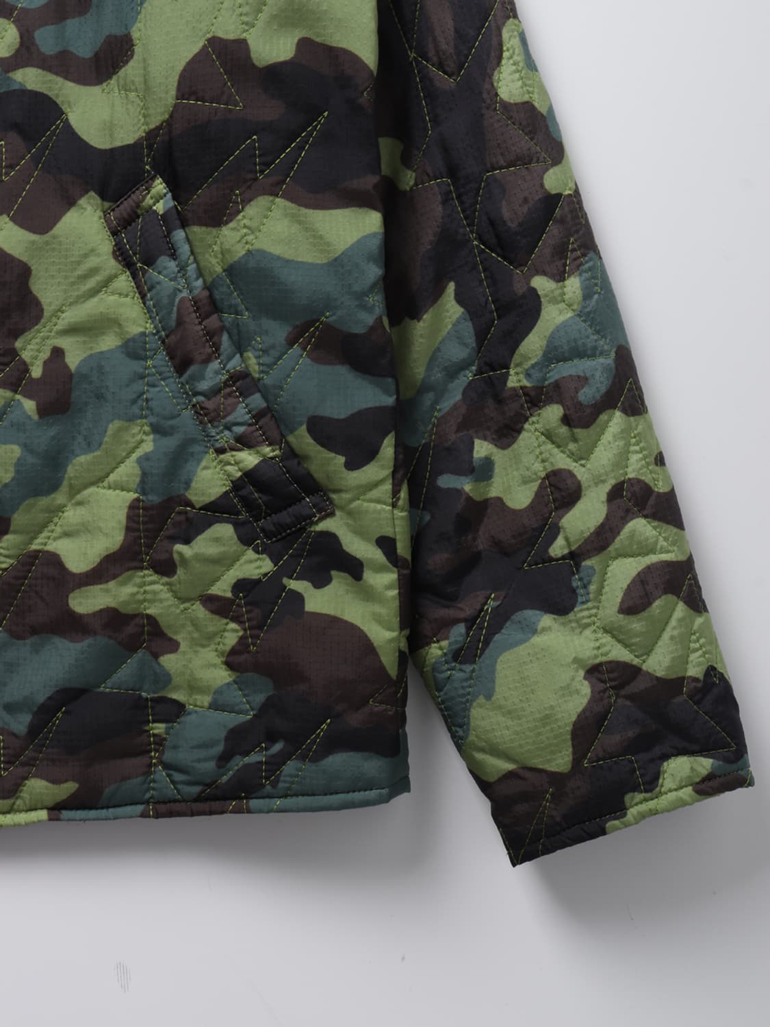 A BATHING APE 00s Camo Quilted Jacket 상품이미지8