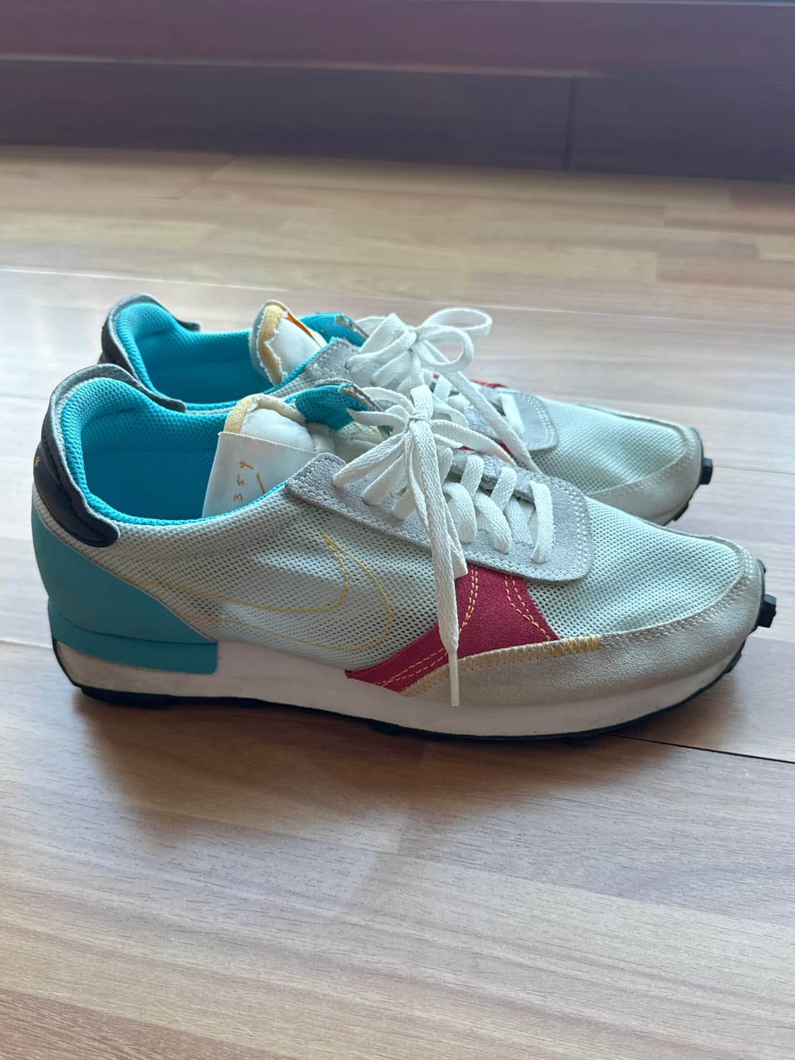 나이키 데이브레이크 타입 풋볼 그레이 판매합니다 상품이미지2