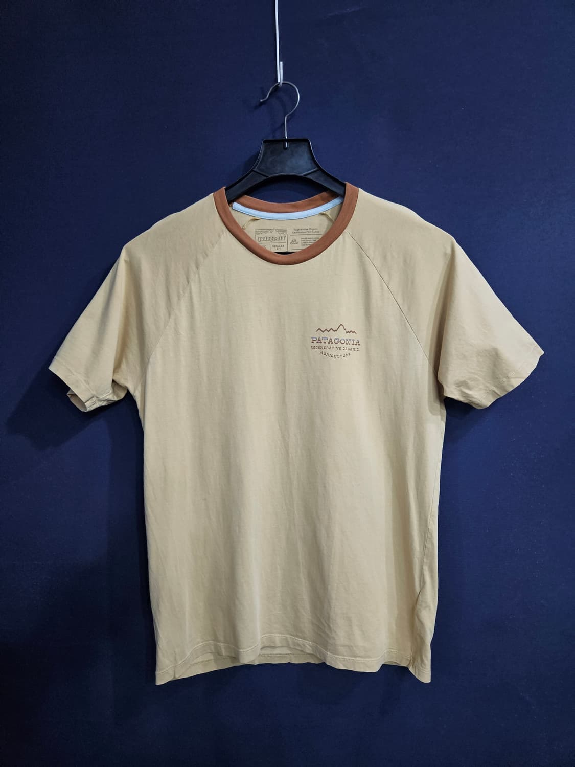 파타고니아 프린팅 베이지 남성 90~95 반팔티 상품이미지1